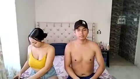 Snapshot of paola_835068 chatting on 06/21/26, 03:14 Paola 23 and Andres 25 online show from 06/21/26, 03:14