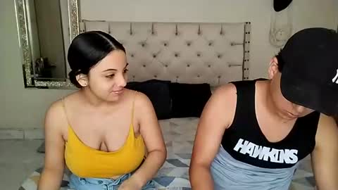 Snapshot of paola_835068 chatting on 07/27/26, 03:08 Paola 23 and Andres 25 online show from 07/27/26, 03:08