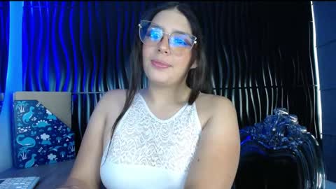 Paola Lyon online show from 02/05/25, 07:31