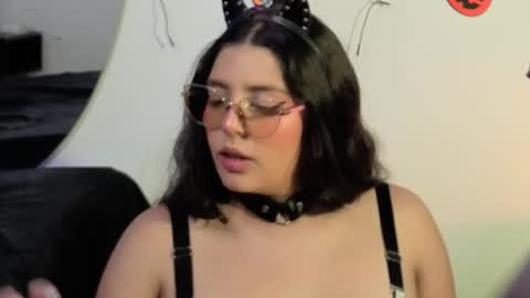 Paola Lyon online show from 10/17/25, 08:33