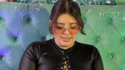 Paola Lyon online show from 12/17/25, 06:14