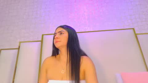 Snapshot of paolaa_rodriguez chatting on 06/19/26, 11:47 Paola online show from 06/19/26, 11:47