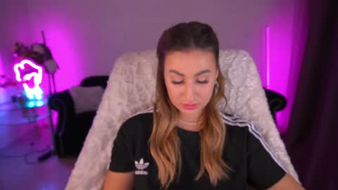 Lia online show from 12/21/24, 04:36