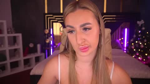 Lia online show from 01/05/25, 09:05