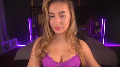 Lia online show from 02/22/25, 04:30