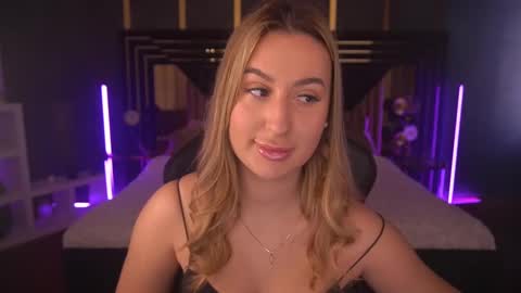 Lia online show from 02/27/25, 09:54