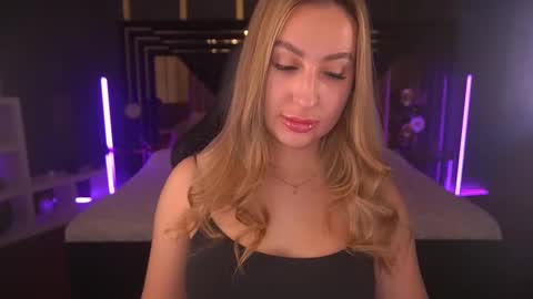 Lia online show from 02/27/25, 12:56