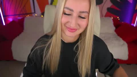 Lia online show from 09/27/25, 07:46