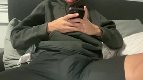 Snapshot of paolb305 chatting on 01/02/25, 02:43 El wolf online show from 01/02/25, 02:43