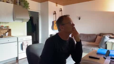 papa_show online show from 12/02/24, 09:24