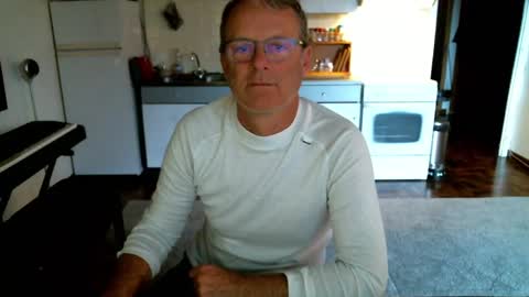 papa_show online show from 01/09/25, 10:41