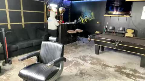 Snapshot of papi_krizz chatting on 10/26/25, 02:56 papi_krizz online show from 10/26/25, 02:56