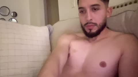 Snapshot of papicubano_guapo23cm chatting on 12/21/25, 11:39 papicubano_guapo23cm online show from 12/21/25, 11:39