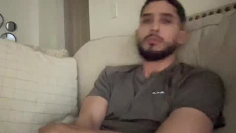 Snapshot of papicubano_guapo23cm chatting on 12/23/25, 06:44 papicubano_guapo23cm online show from 12/23/25, 06:44