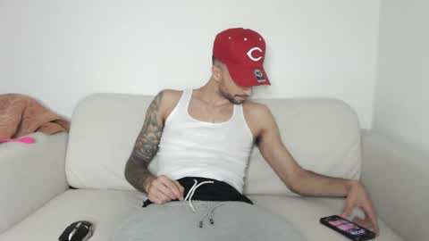 Snapshot of papijakey chatting on 01/17/25, 03:23 -- New Videos Down Below online show from 01/17/25, 03:23