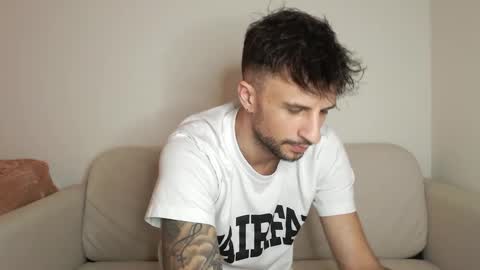 Snapshot of papijakey chatting on 01/18/25, 03:20 -- New Videos Down Below online show from 01/18/25, 03:20