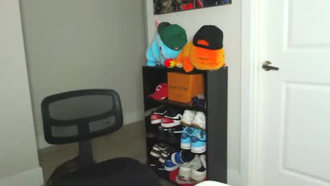 Snapshot of papijakey chatting on 10/07/25, 12:08 -- New Videos Down Below online show from 10/07/25, 12:08