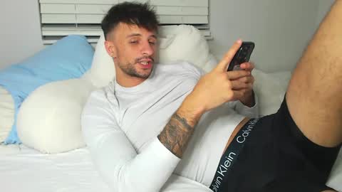 Snapshot of papijakey chatting on 10/08/25, 03:59 -- New Videos Down Below online show from 10/08/25, 03:59