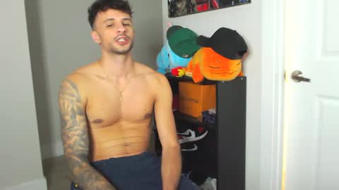 Snapshot of papijakey chatting on 10/10/25, 12:20 -- New Videos Down Below online show from 10/10/25, 12:20