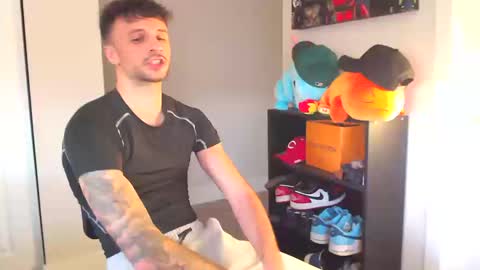 Snapshot of papijakey chatting on 10/11/25, 10:41 -- New Videos Down Below online show from 10/11/25, 10:41