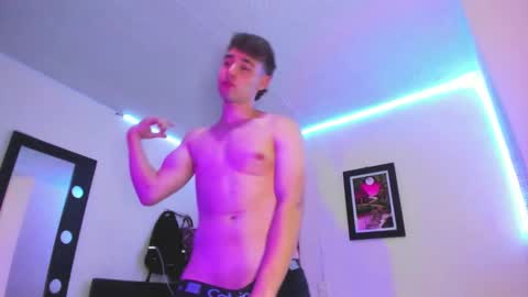 Snapshot of papinoha chatting on 11/22/25, 02:32 Noha online show from 11/22/25, 02:32