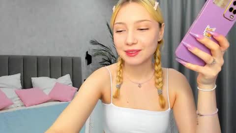 Snapshot of paradi_se chatting on 01/09/26, 08:28 Melena online show from 01/09/26, 08:28