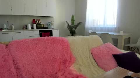 Snapshot of paradi_se chatting on 03/16/26, 08:40 Melena online show from 03/16/26, 08:40