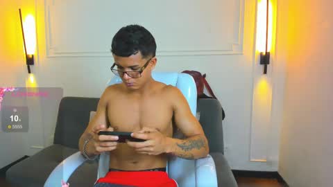 Snapshot of paradise_boy_s chatting on 05/04/26, 02:35 Ryan And Casper online show from 05/04/26, 02:35