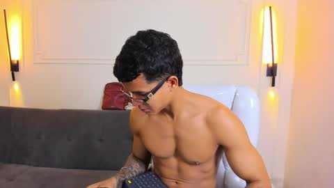 Snapshot of paradise_boy_s chatting on 05/19/26, 02:01 Ryan And Casper online show from 05/19/26, 02:01