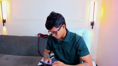 Snapshot of paradise_boy_s chatting on 06/08/26, 02:28 Ryan And Casper online show from 06/08/26, 02:28