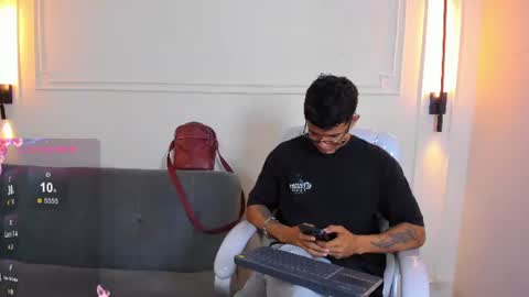 Snapshot of paradise_boy_s chatting on 06/19/26, 01:59 Ryan And Casper online show from 06/19/26, 01:59
