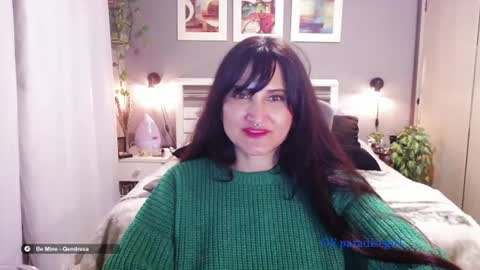 Snapshot of paradisegirl_ chatting on 07/17/26, 09:30 My alter ego Betinna Flowers - a tattooed Miss - Are you missing me come in here - online show from 07/17/26, 09:30