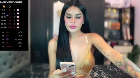 Snapshot of paradiseoflustxxx chatting on 12/13/24, 01:12 xxx online show from 12/13/24, 01:12