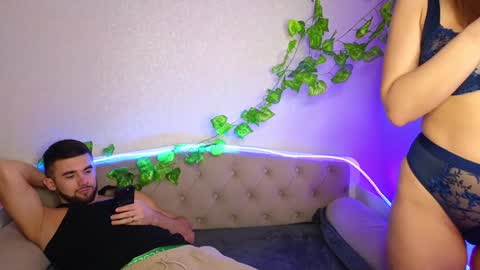 Allie  Alex Thumbs up if you like us online show from 01/20/25, 02:43