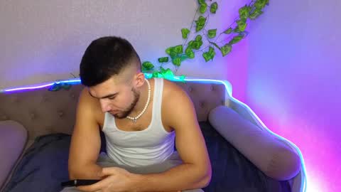 Allie  Alex Thumbs up if you like us online show from 01/27/25, 01:26