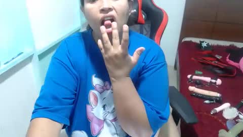 Snapshot of pareja_explosivasexx chatting on 11/08/25, 05:40 Luna online show from 11/08/25, 05:40