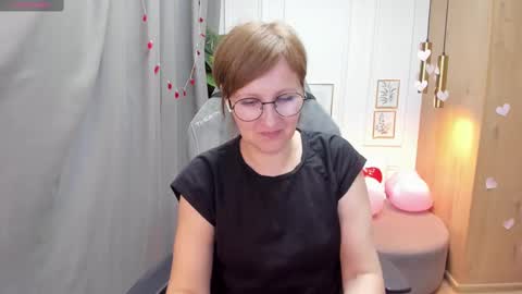 Paris online show from 02/18/25, 01:33