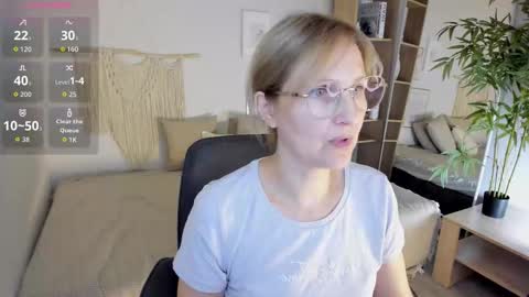 Paris online show from 09/18/25, 07:27