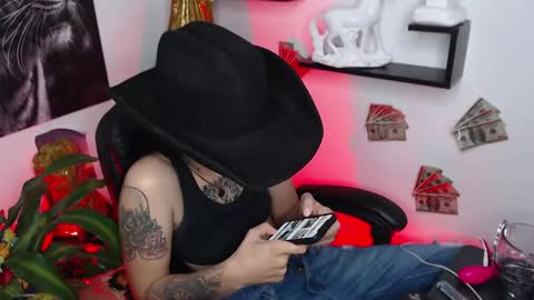 Snapshot of paris_dangelo chatting on 01/22/25, 12:59 Paris D angelo online show from 01/22/25, 12:59