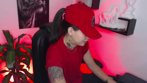 Snapshot of paris_dangelo chatting on 02/17/25, 11:09 Paris D angelo online show from 02/17/25, 11:09