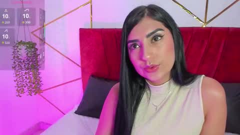 Snapshot of paris_evans_01 chatting on 11/05/25, 01:11 paris_evans_01 online show from 11/05/25, 01:11