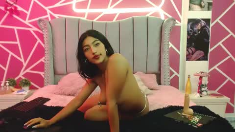 Snapshot of paris_hot12 chatting on 01/20/25, 05:27 paris online show from 01/20/25, 05:27