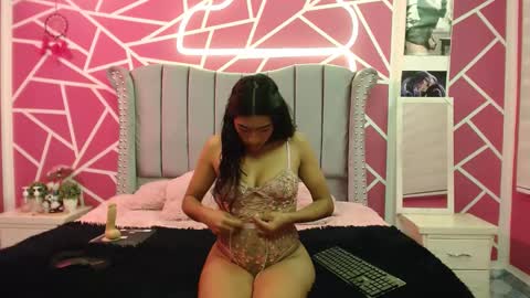 Snapshot of paris_hot12 chatting on 01/27/25, 12:58 paris online show from 01/27/25, 12:58