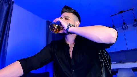 Paris online show from 12/15/24, 10:47