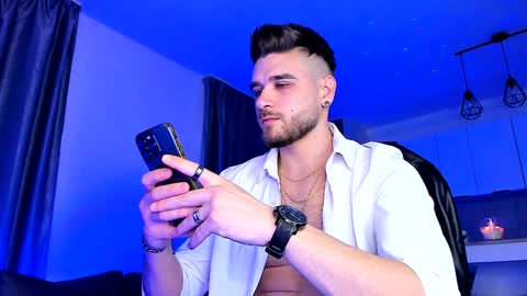 Paris online show from 12/28/24, 11:05