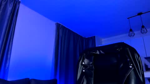 Paris online show from 12/29/24, 02:06