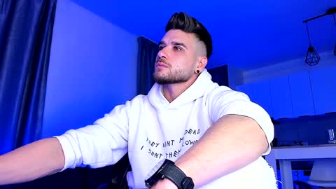 Paris online show from 01/26/25, 01:52