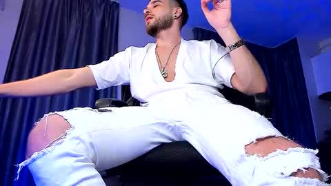 Paris online show from 01/15/26, 06:00