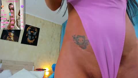 Snapshot of paris_x_hilton chatting on 03/06/25, 05:03 Paris online show from 03/06/25, 05:03