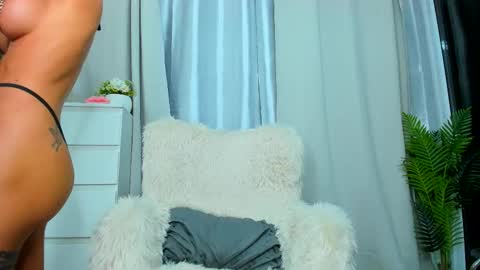 Snapshot of paris_x_hilton chatting on 09/11/25, 03:17 Paris online show from 09/11/25, 03:17